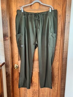 Grey's Anatomy “Olivia” Women's Midrise Straight Leg Cargo Scrub Pant - 4X